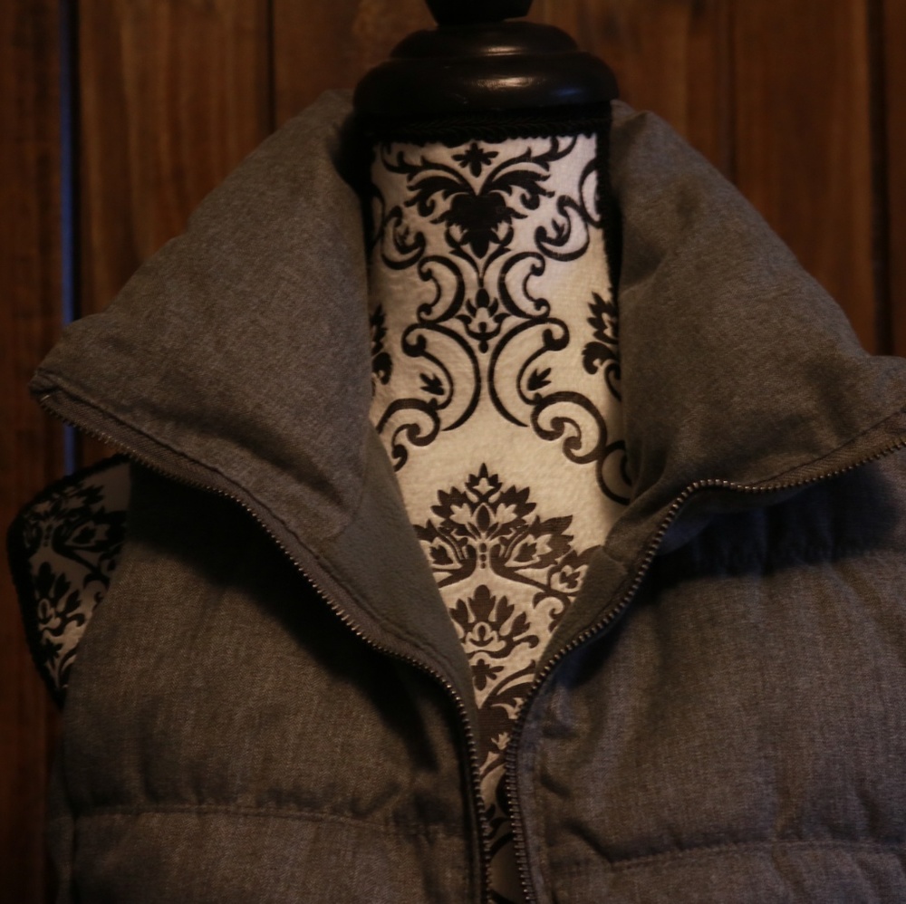 Vest - Picture 2 of 3